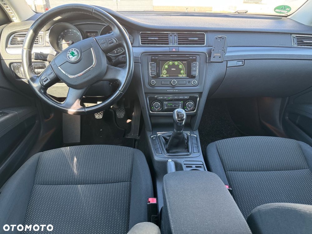 Skoda Superb 2.0 TDI Ambition - 23