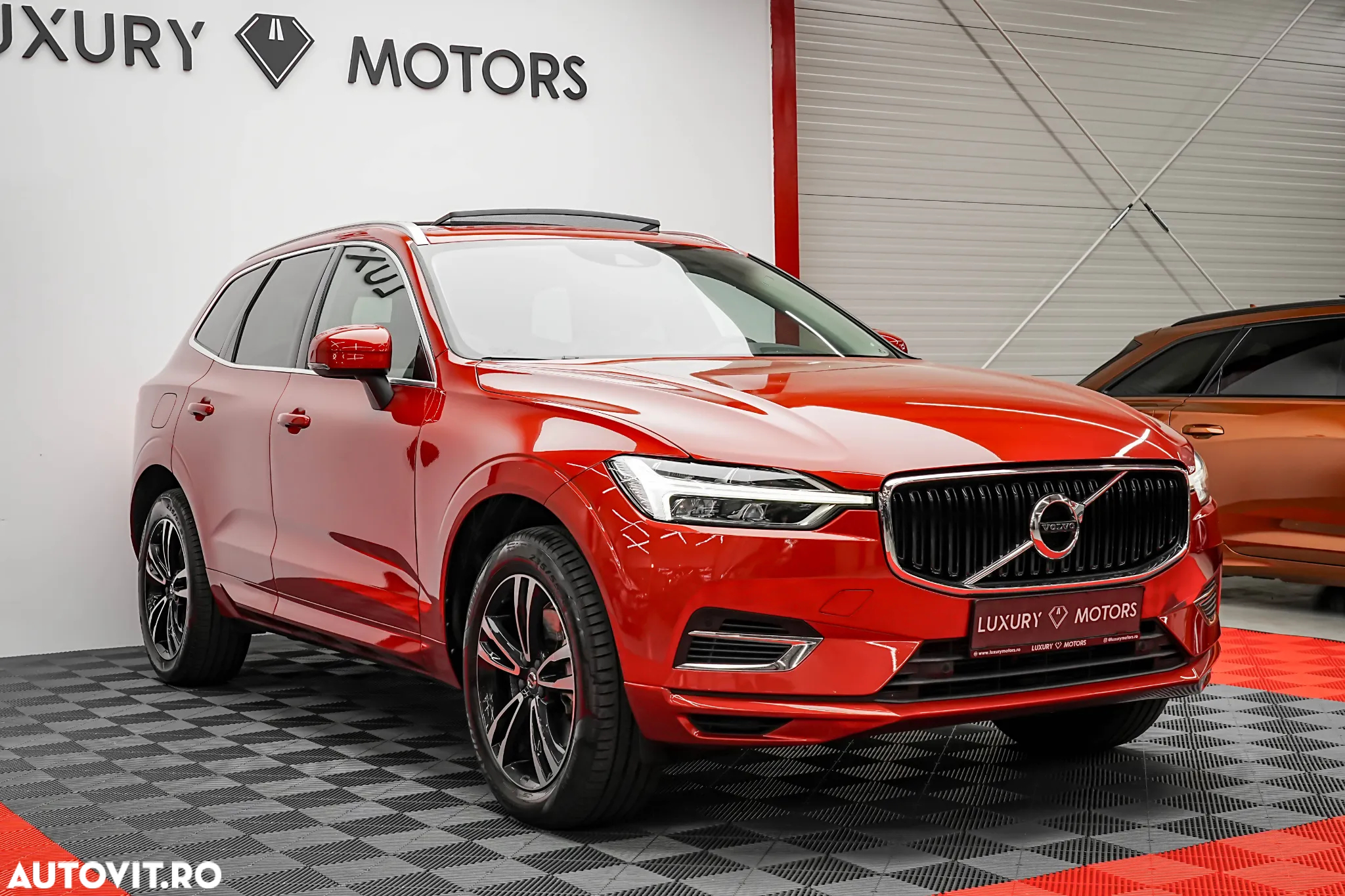 Volvo XC 60 T8 Twin Engine AWD Geartronic Momentum - 5