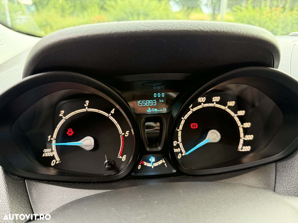 Ford Tourneo Courier 1.5 TDCi S&S Trend - 16