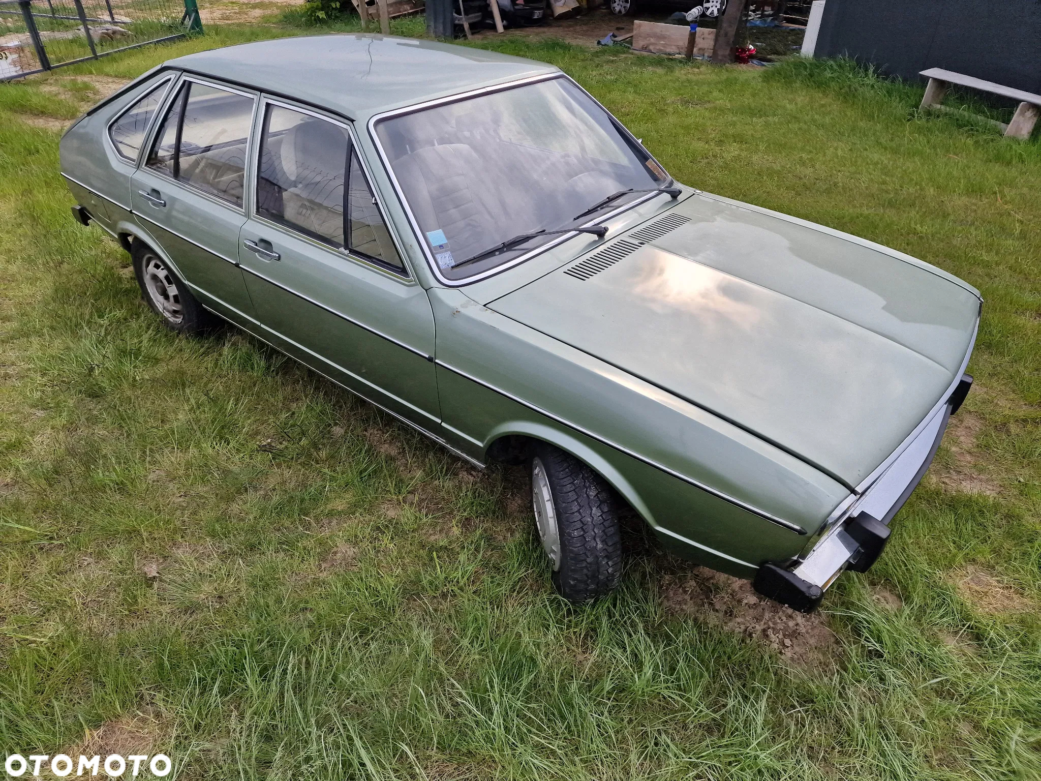 Volkswagen Passat - 4