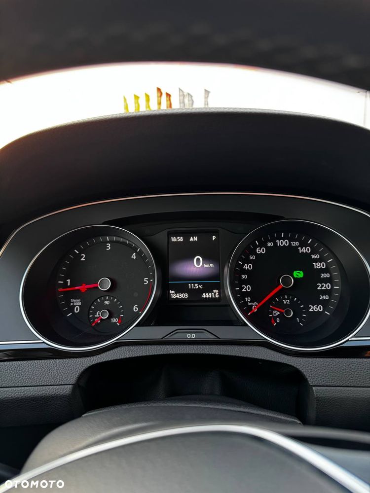 Volkswagen Passat 2.0 TDI BMT 4Mot Highline DSG - 22