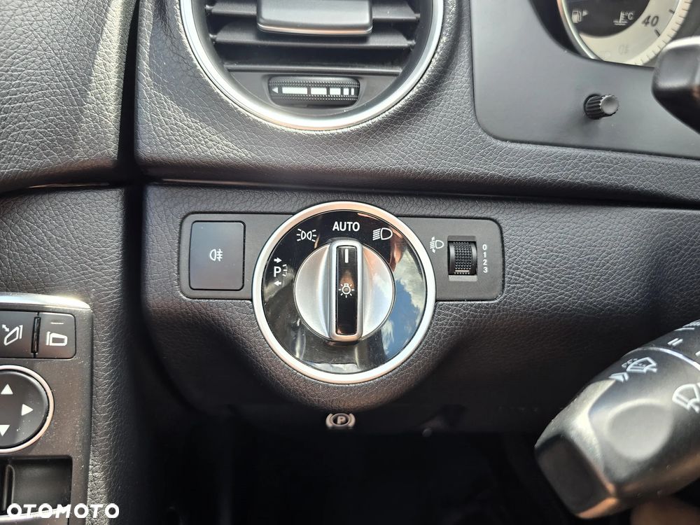 Mercedes-Benz Klasa C 180 CGI Automatik BlueEFFICIENCY SPORT EDITION - 28
