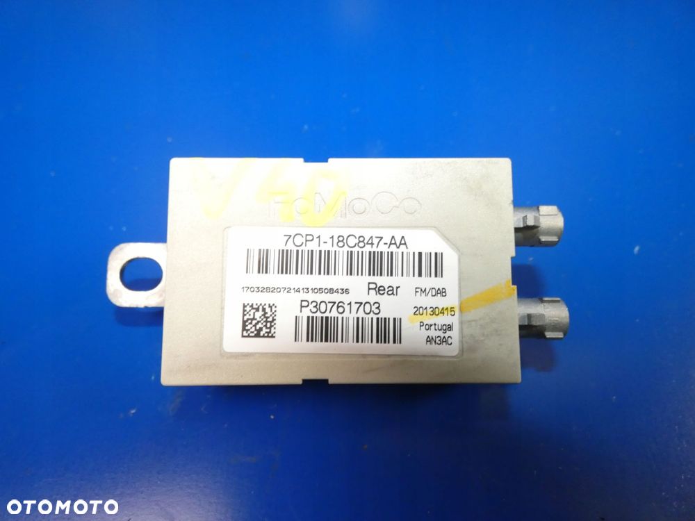 VOLVO V40 II S60 V60 WZMACNIACZ ANTENY RADIA - 1