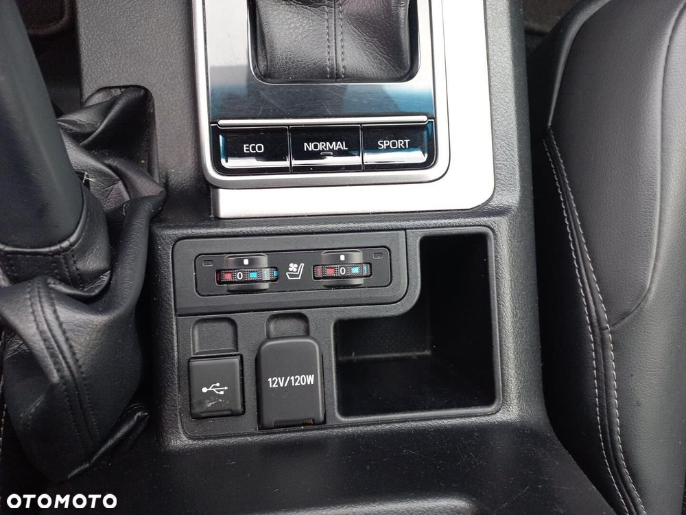 Toyota Land Cruiser LC 2.8 D-4D Invincible - 25