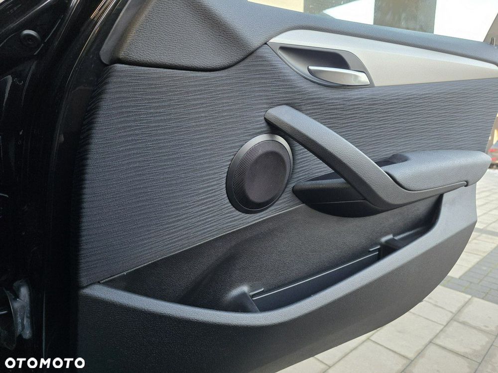 BMW X1 xDrive18d - 16