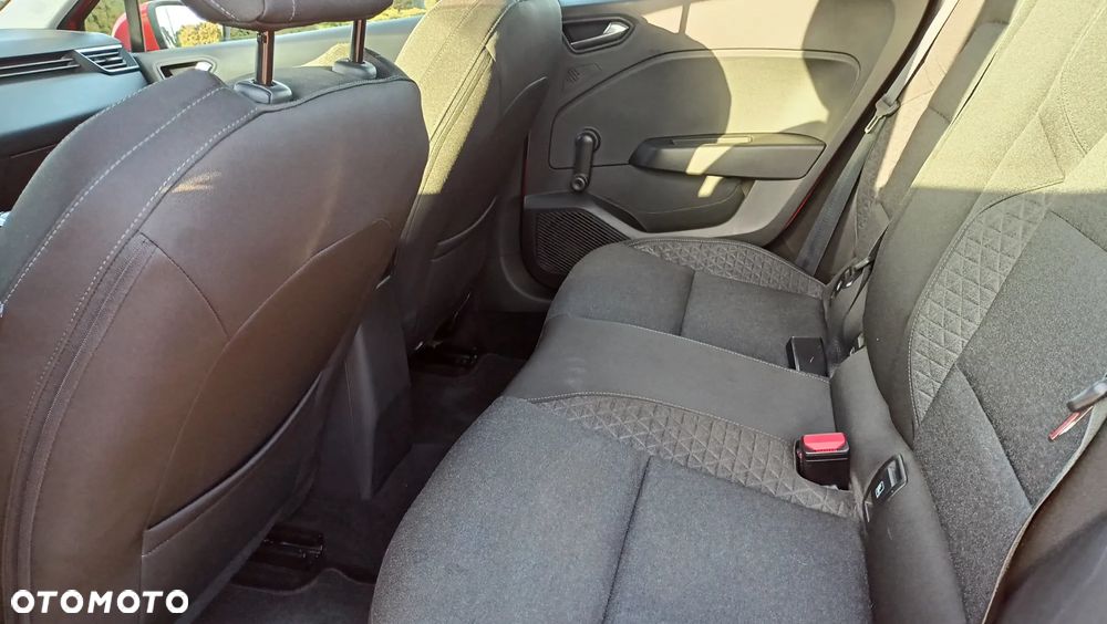 Renault Clio - 11