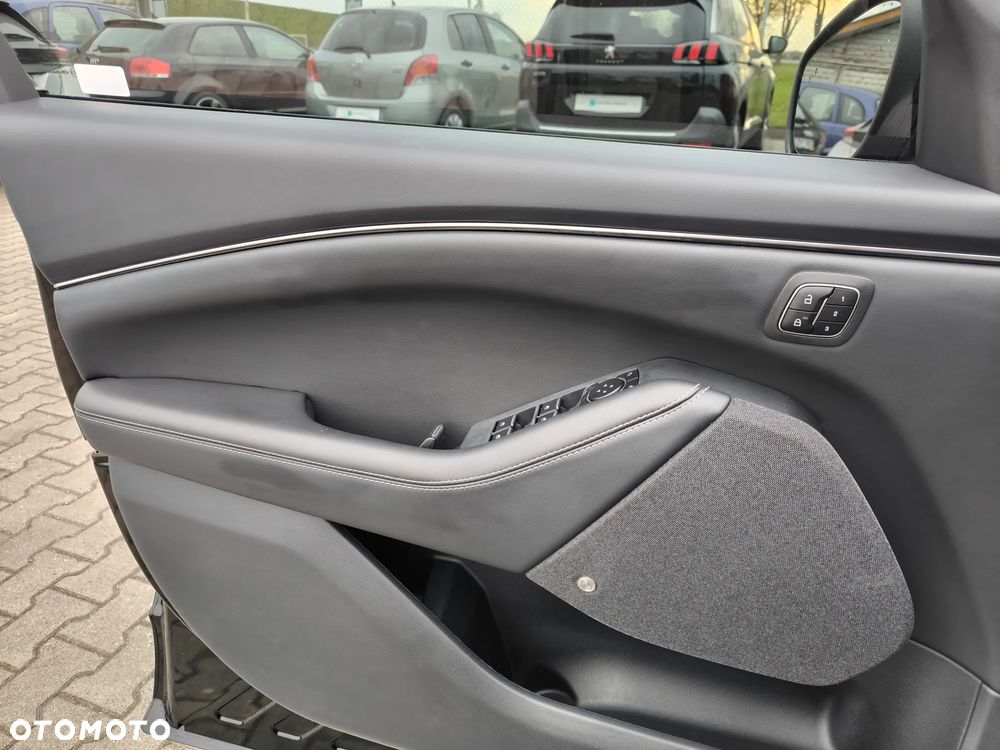 Ford Mustang Mach-E 91 kWh RWD Premium - 25