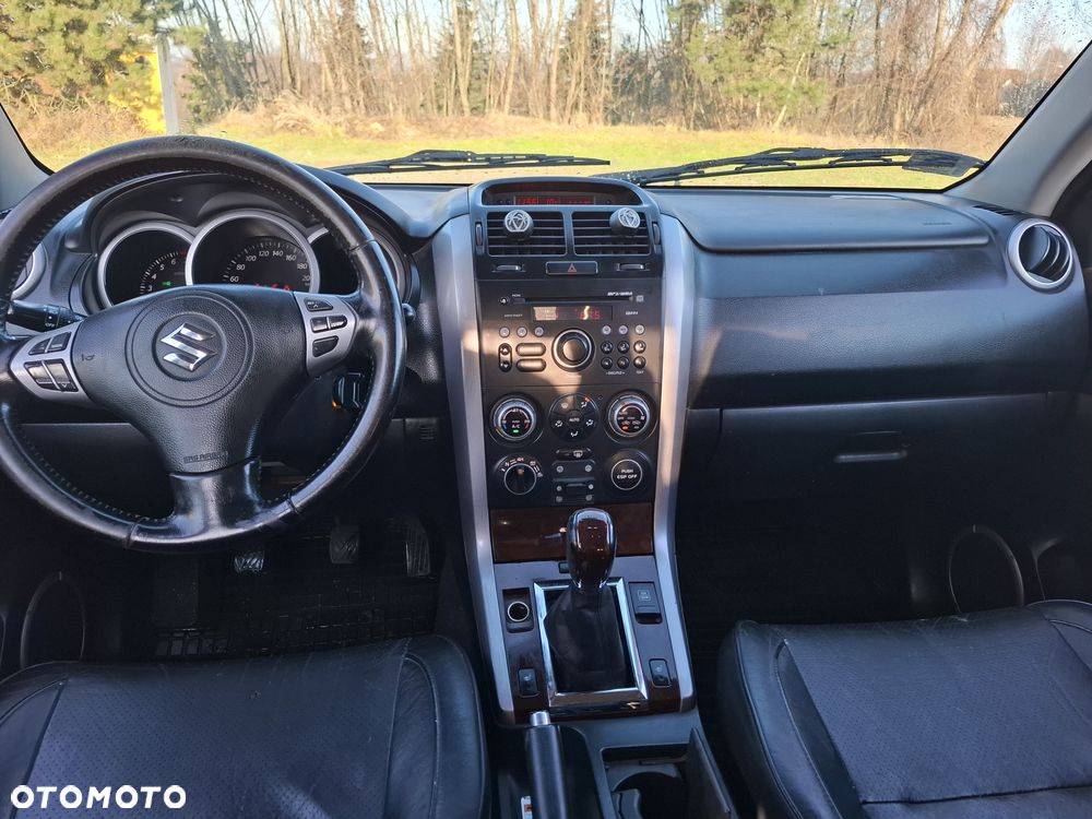 Suzuki Grand Vitara 2.0 De luxe - 12