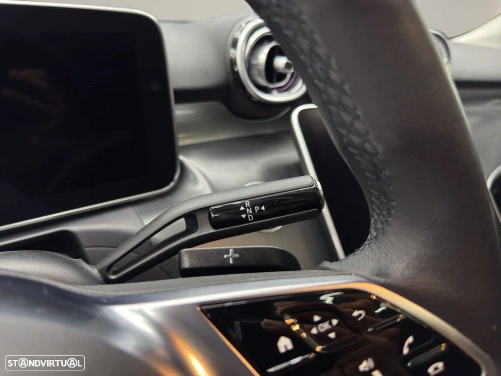 Mercedes-Benz C 300 e T 9G-TRONIC Avantgarde — fotografia 16