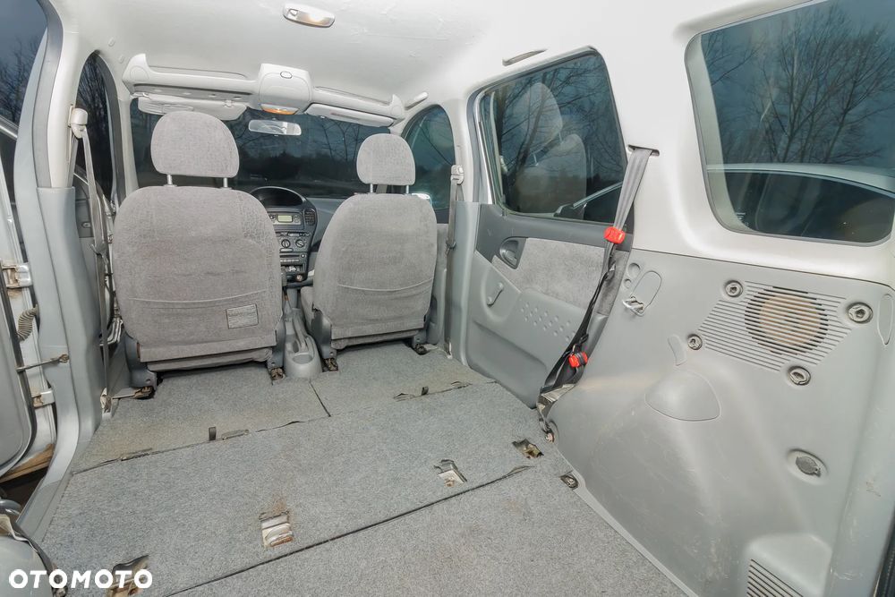 Toyota Yaris Verso 1.3 Sol - 9