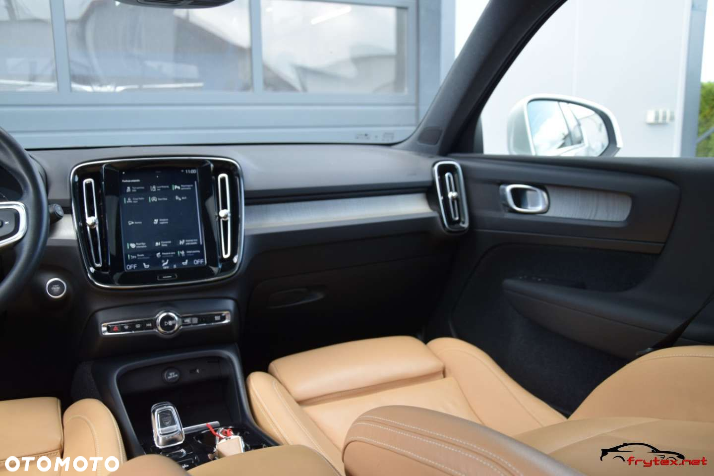 Volvo XC 40 - 25