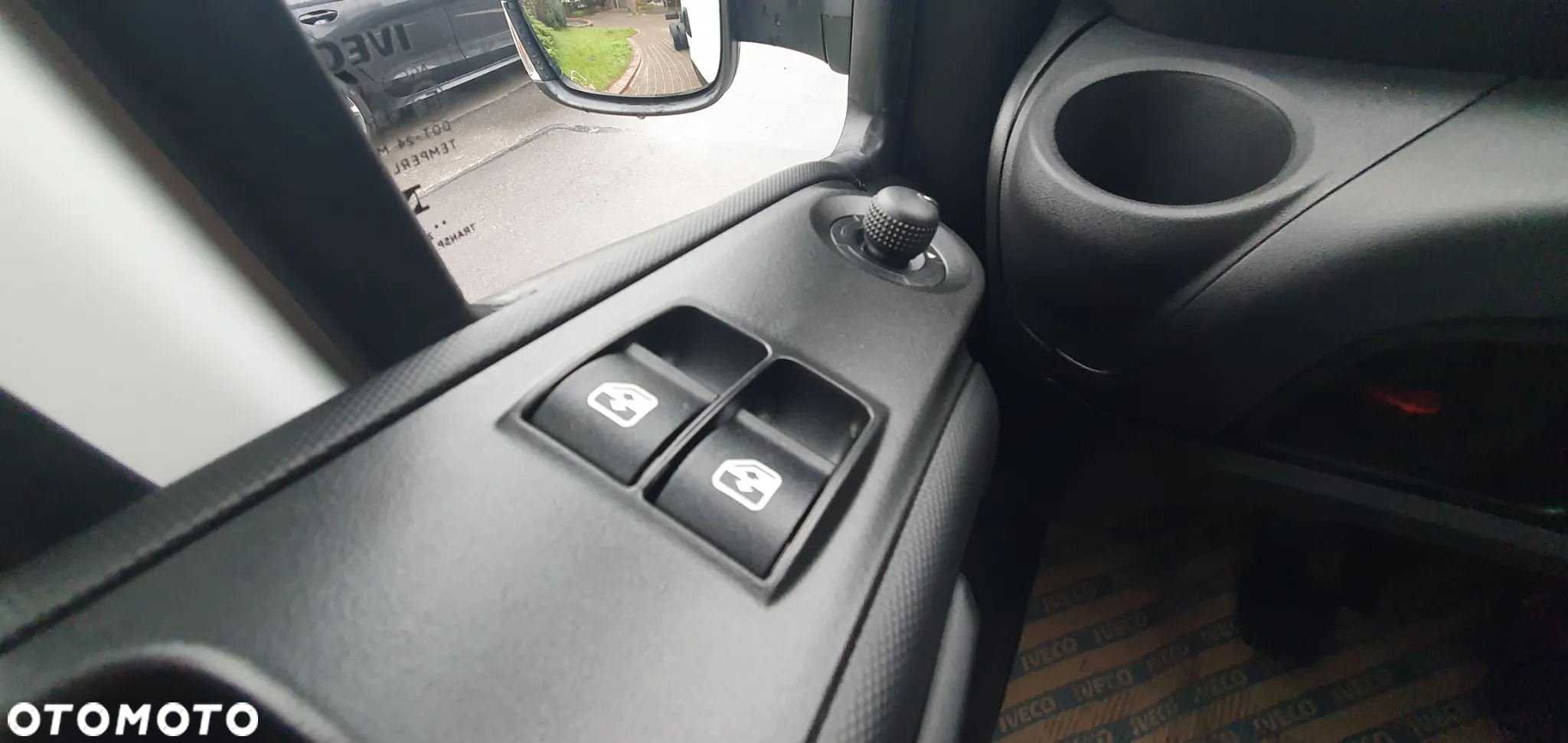 Iveco Furgon 35S16A8V 12m3 AUTOMAT - 16