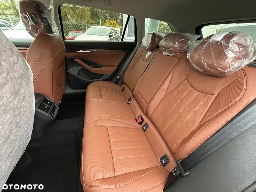 Skoda Superb 2.0 TSI 4x4 L&K DSG - 10