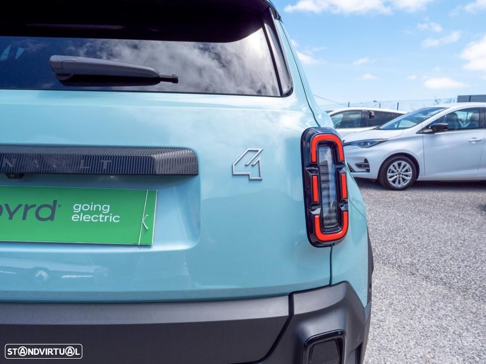 Renault 4 E-Tech 52 kWh Iconic Autonomia Conforto - 14