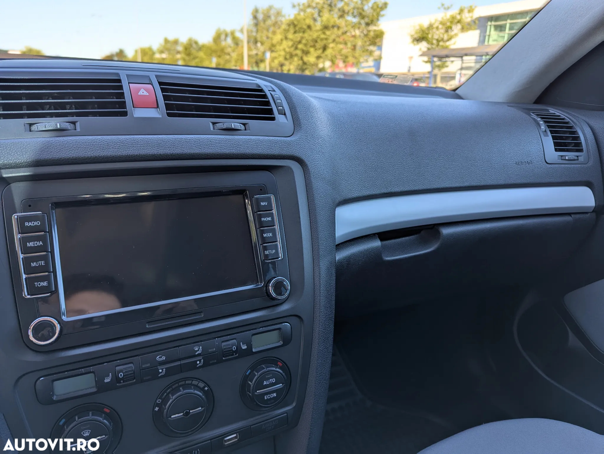 Skoda Octavia Combi 1.9 TDI DPF DSG Ambiente - 10