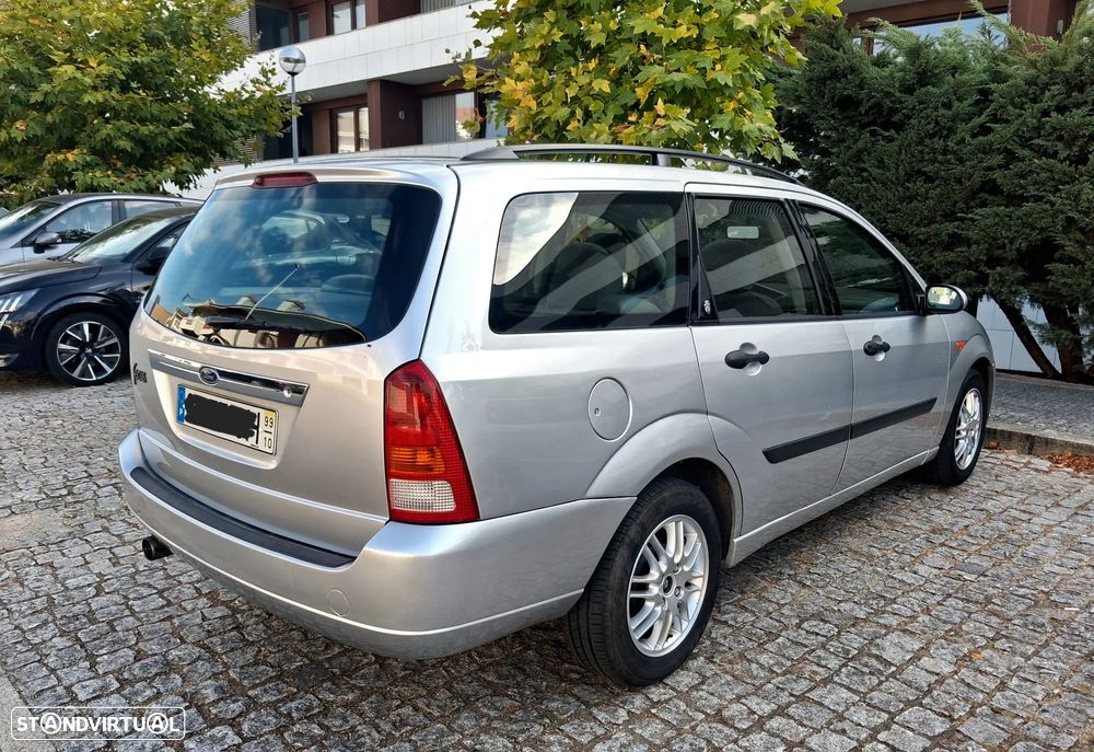 Ford Focus SW 1.6 Ghia - 13