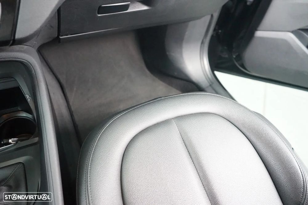 BMW X1 20 d xDrive Auto Line Sport - 36