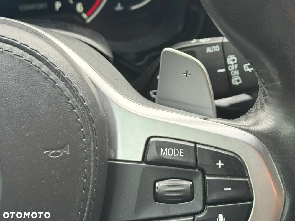 BMW Seria 5 520d M Sport Edition - 38