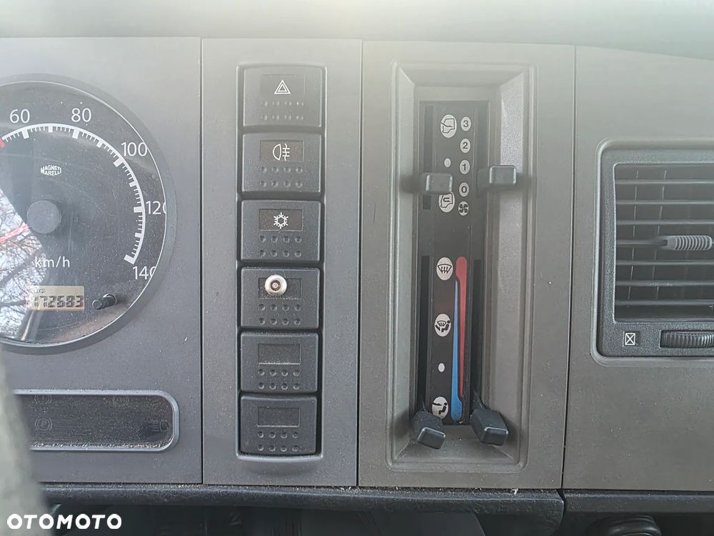 Nissan ATLEON - 12