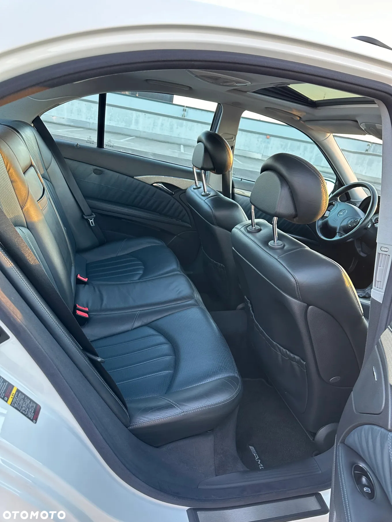Mercedes-Benz Klasa E 55 AMG - 13