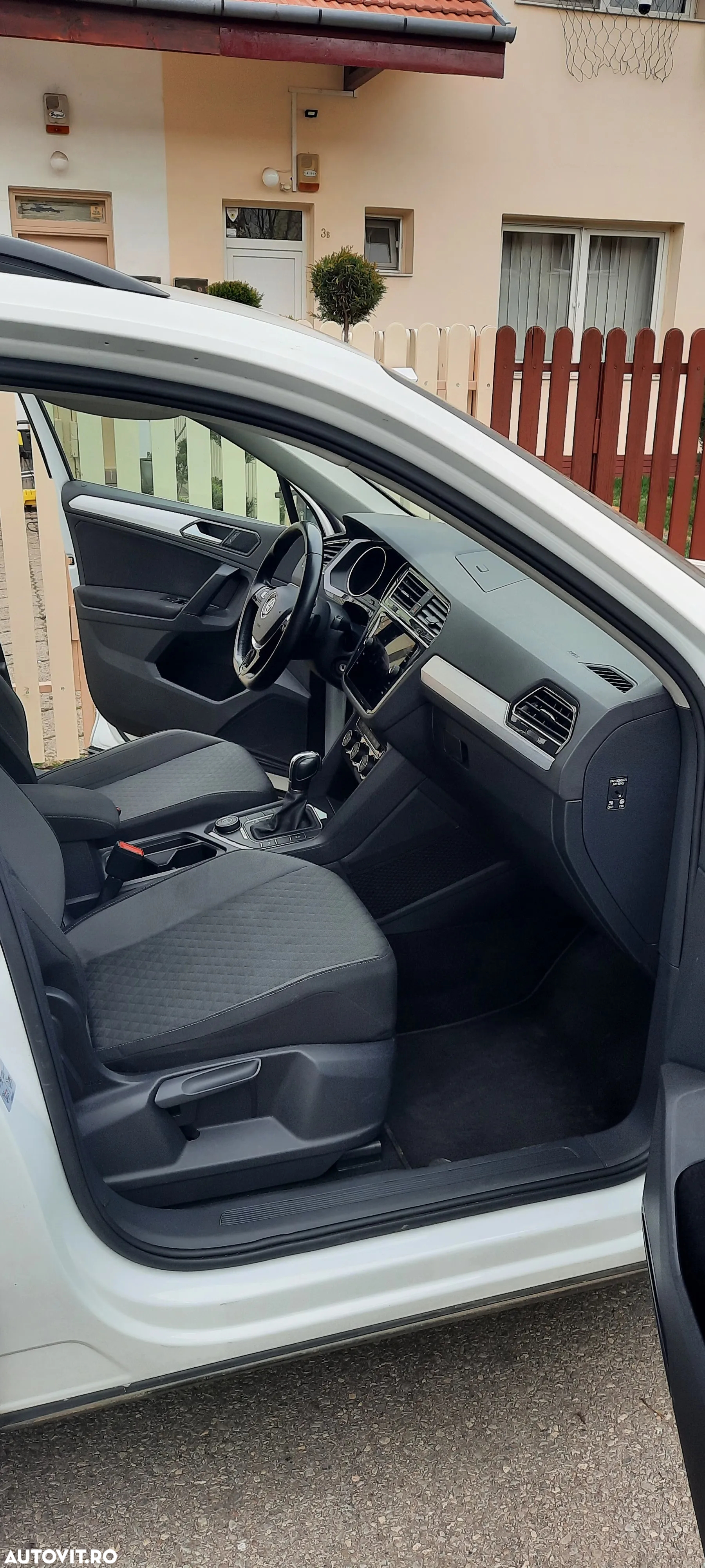 Volkswagen Tiguan 2.0 TDI 4Mot DSG Comfortline - 8