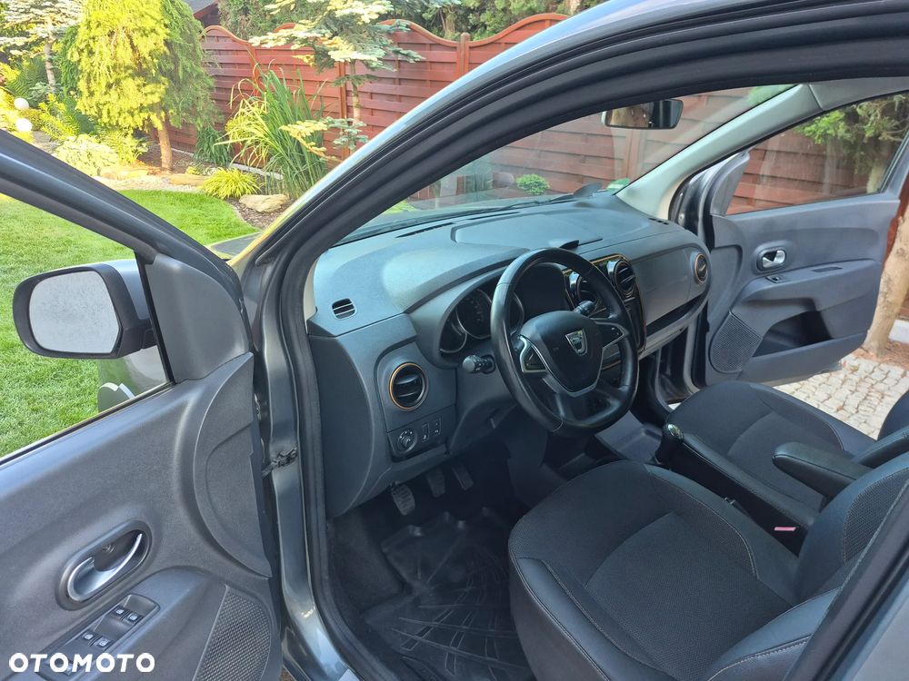 Dacia Lodgy SCe 100 Stepway - 16