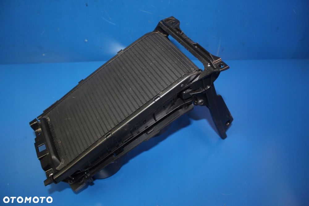 VOLVO V40 II UCHWYT NA KUBKI TUNEL SCHOWEK - 2