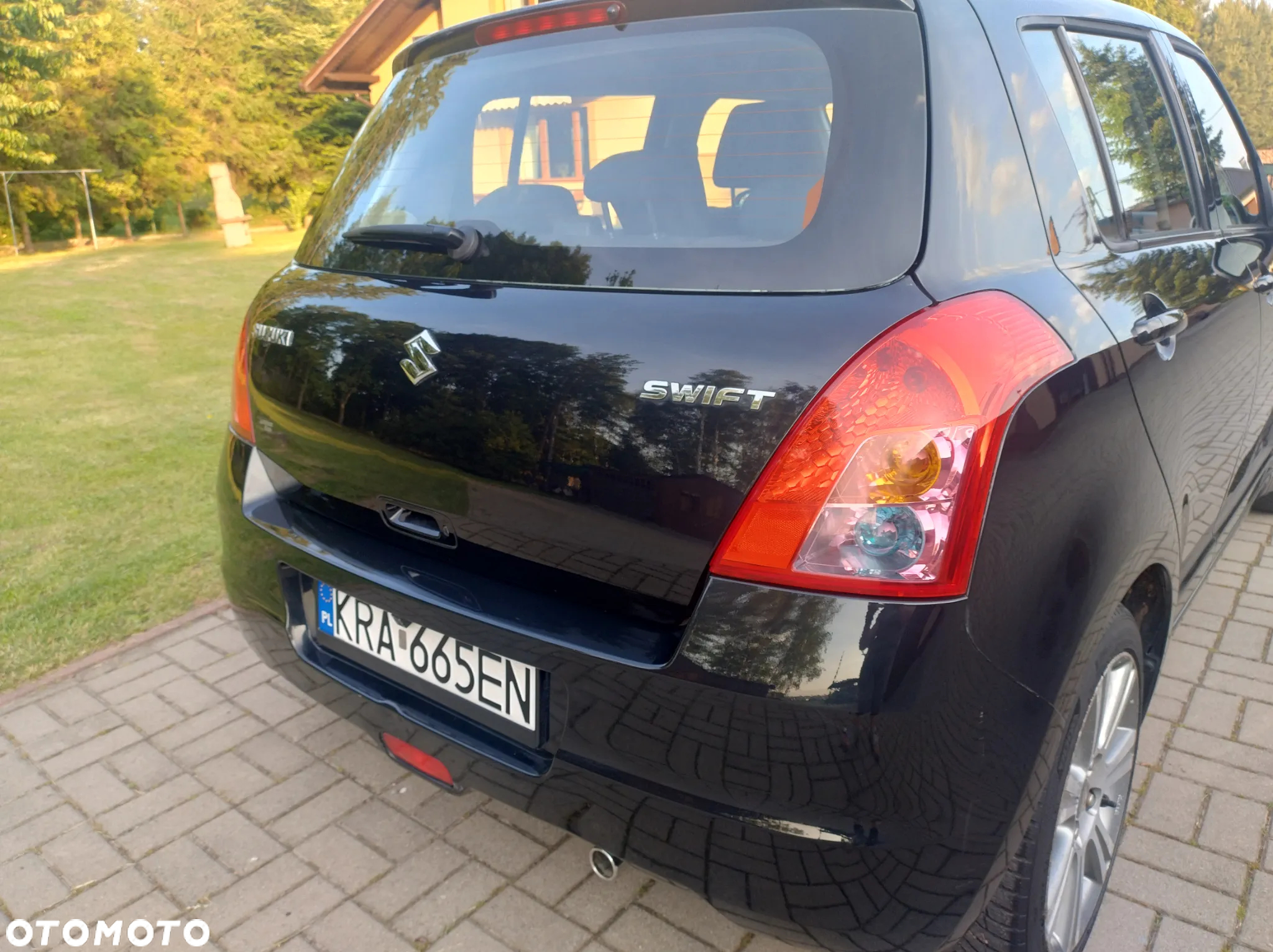Suzuki Swift 1.3 Black and White - 9