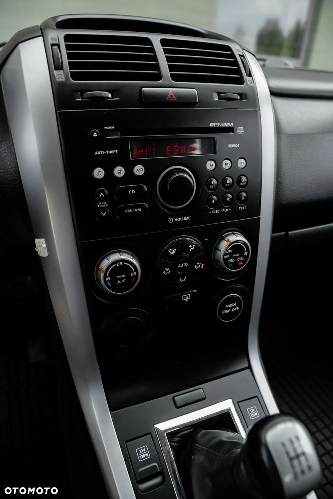 Suzuki Grand Vitara 1.6 Black&White - 25