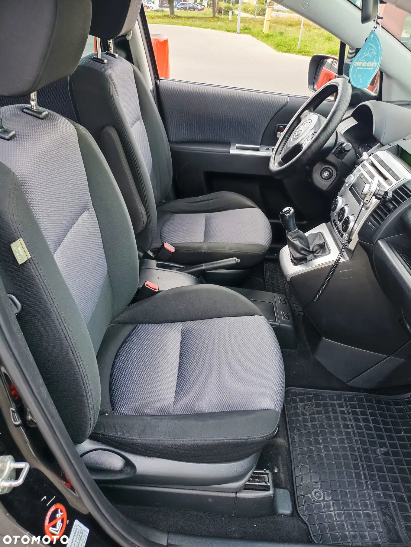 Mazda 5 - 8