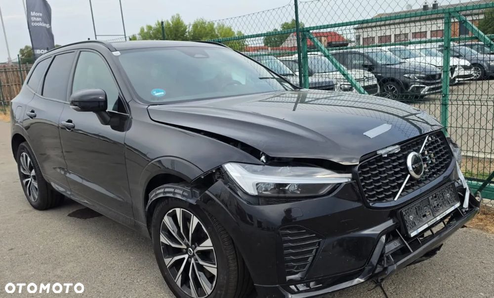 Volvo XC 60 B4 D AWD Plus Dark - 4