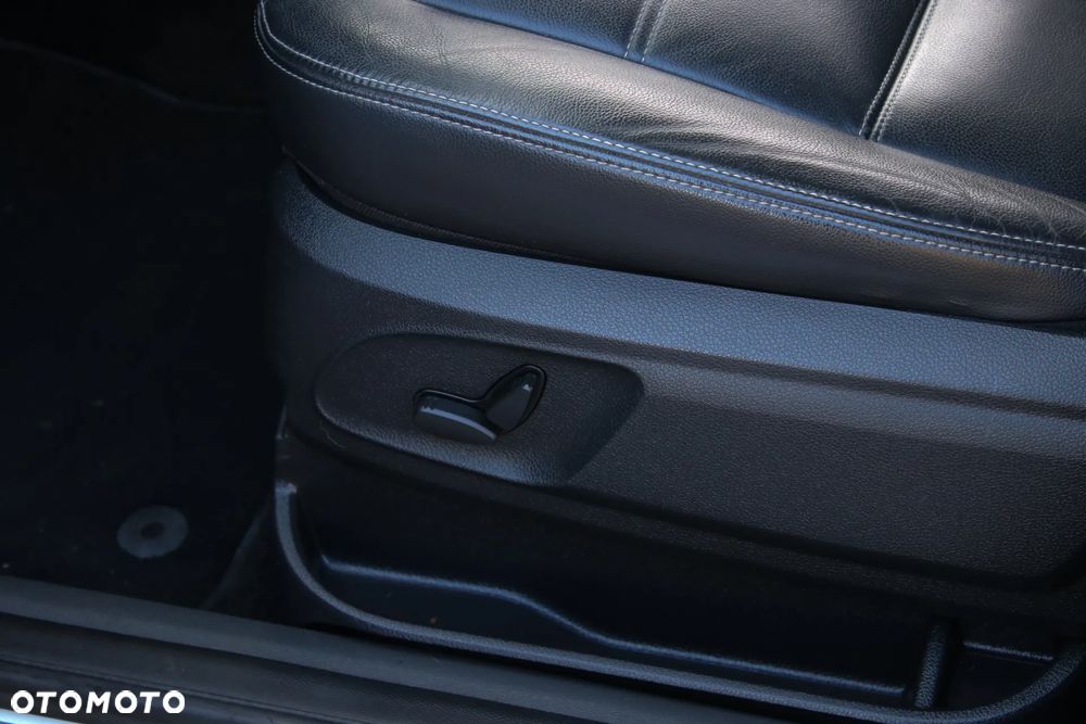 Ford Kuga 2.5 4x4 White Magic - 35