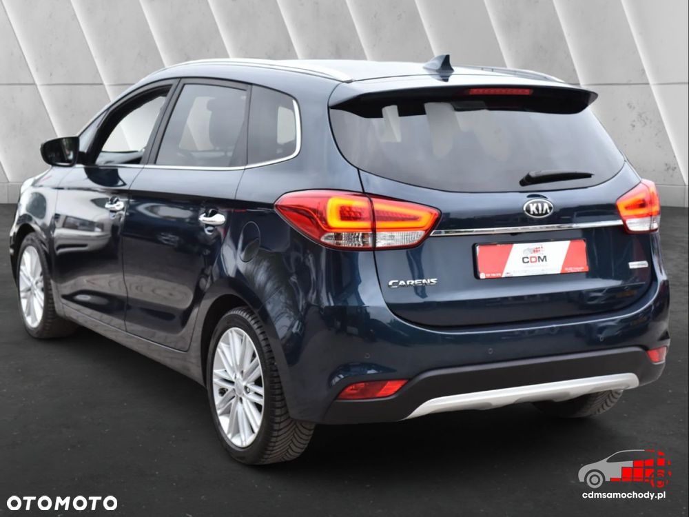 Kia Carens - 8