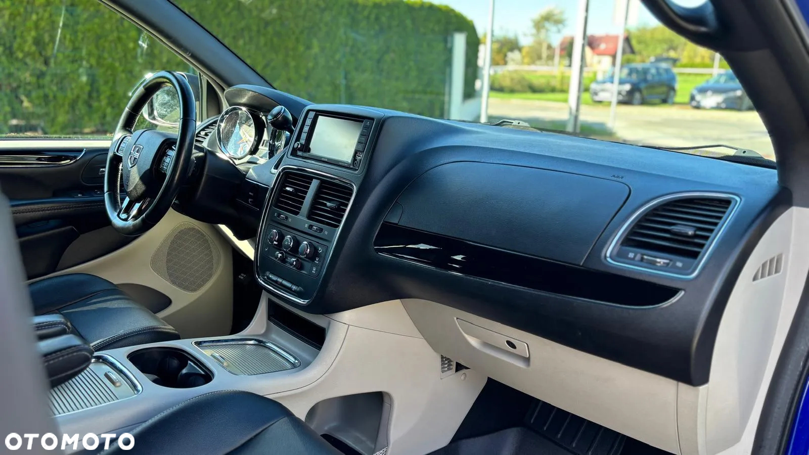 Dodge Grand Caravan - 27