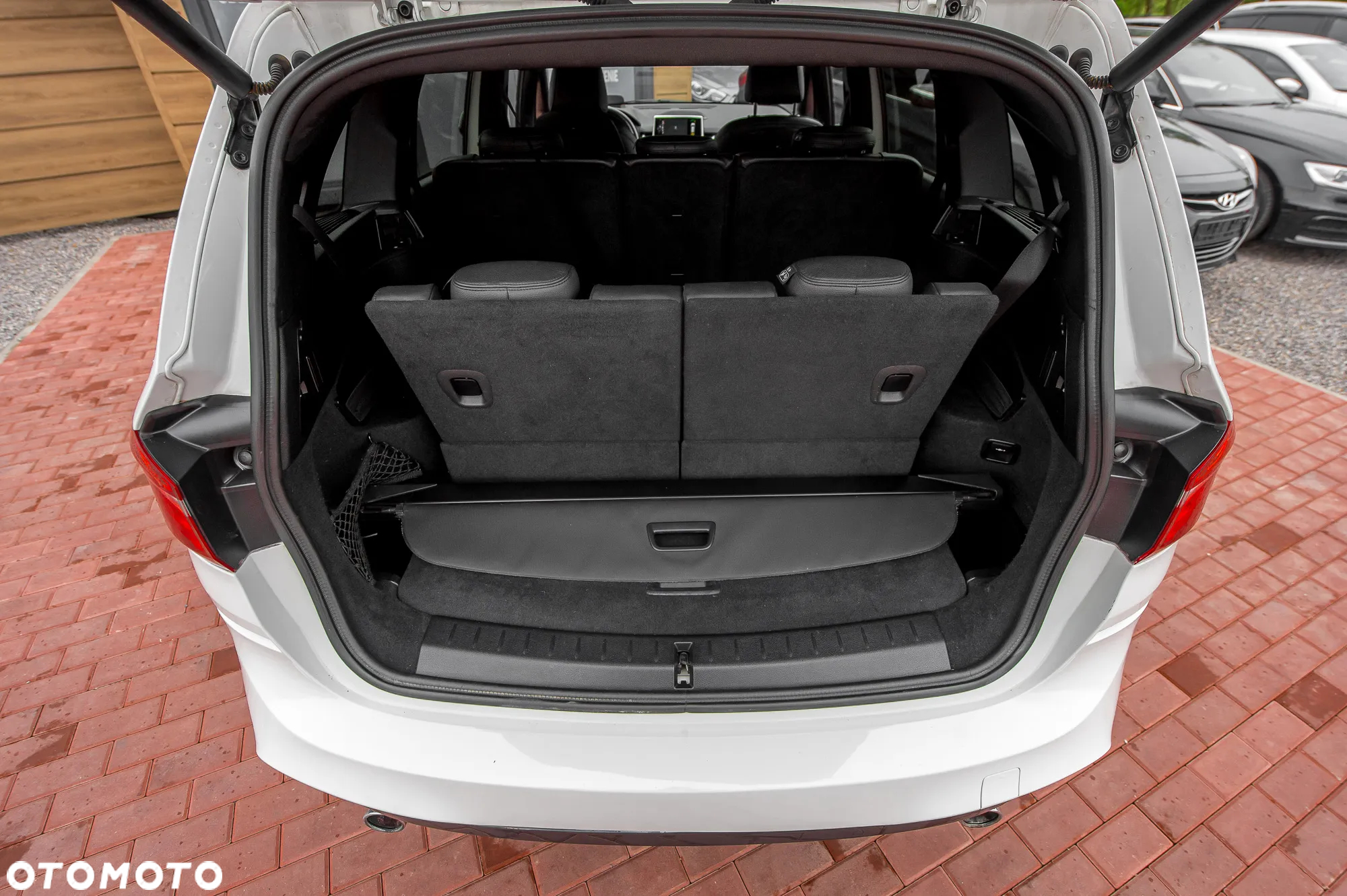 BMW Seria 2 220d Active Tourer xDrive M Sport - 14
