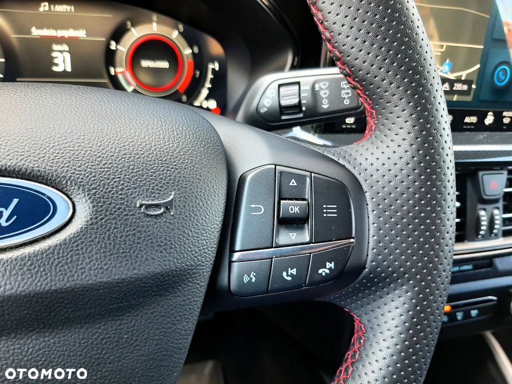 Ford Focus 1.0 EcoBoost ST-Line X - 28