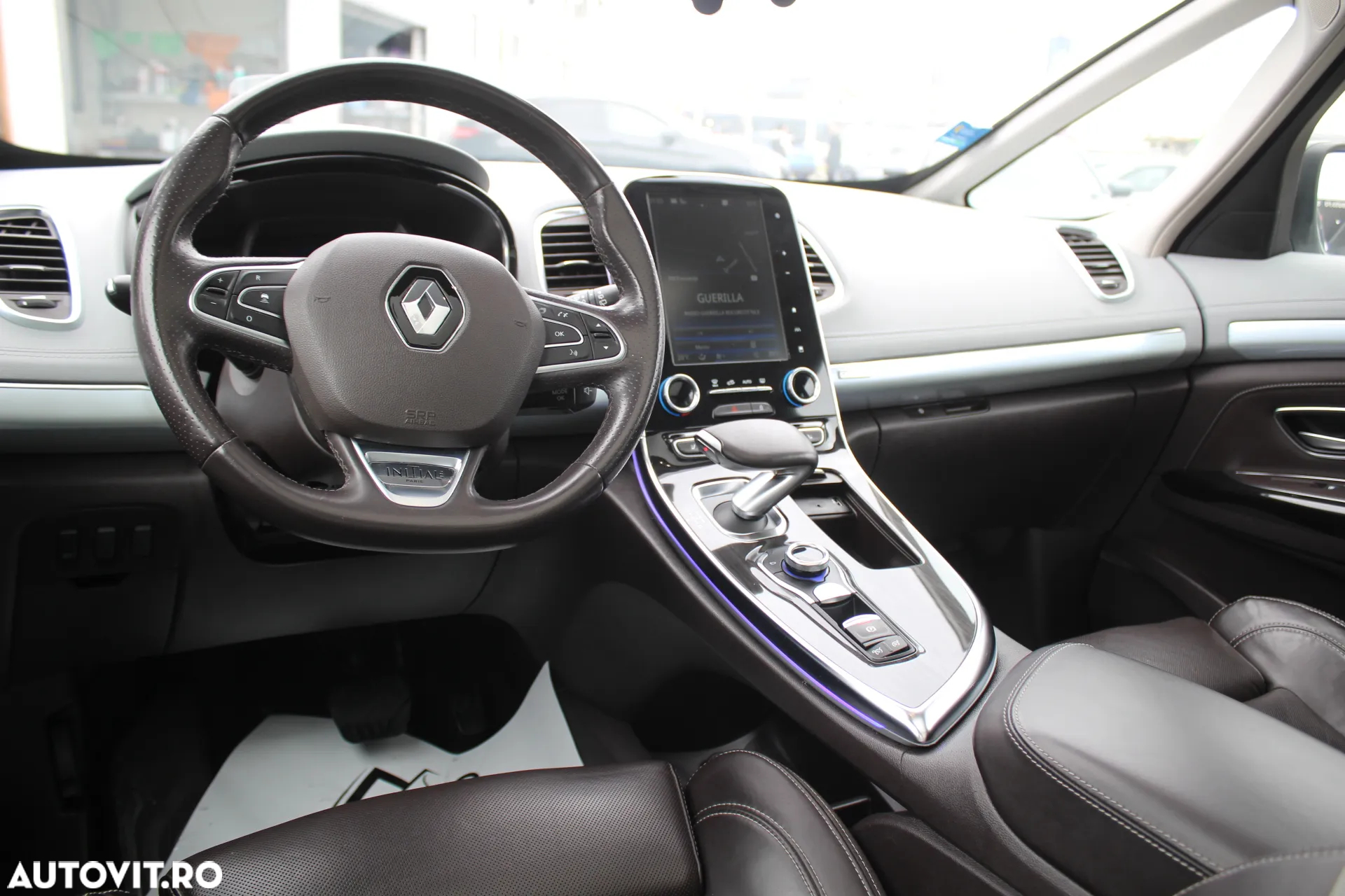 Renault Espace BLUE dCi 200 EDC INITIALE PARIS - 4