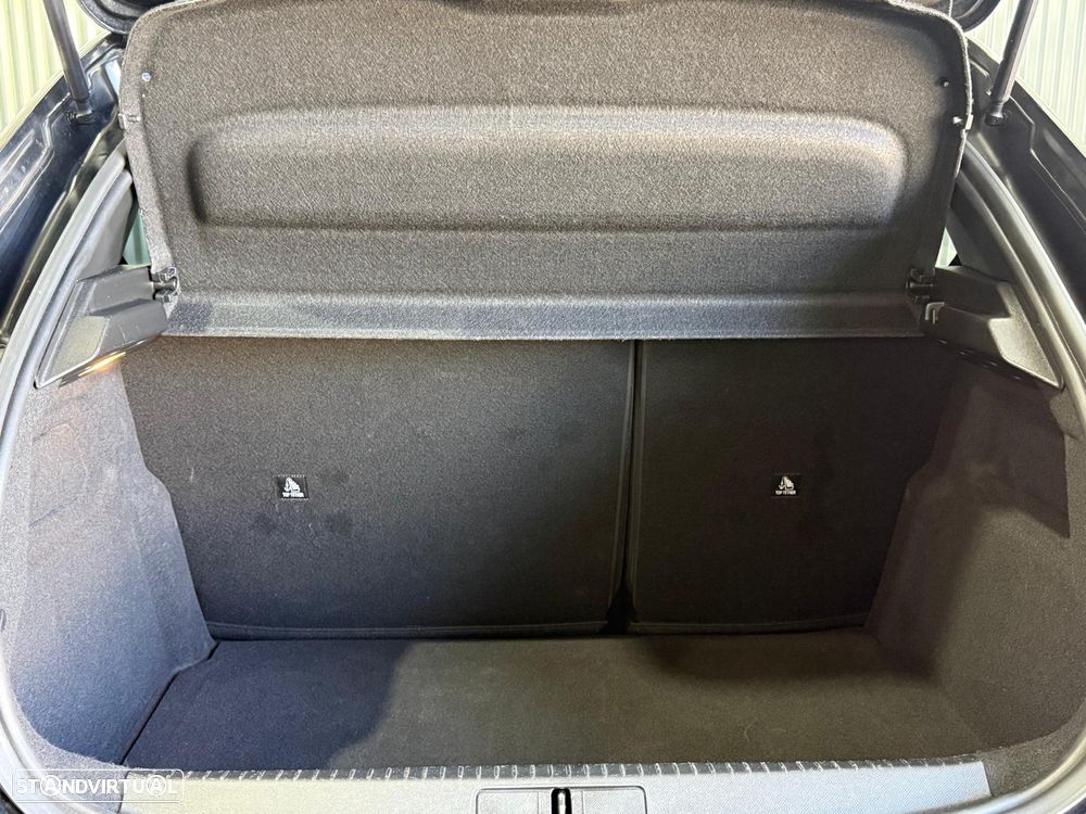 Peugeot 208 1.2 Hybrid Allure e-DCS6 - 34