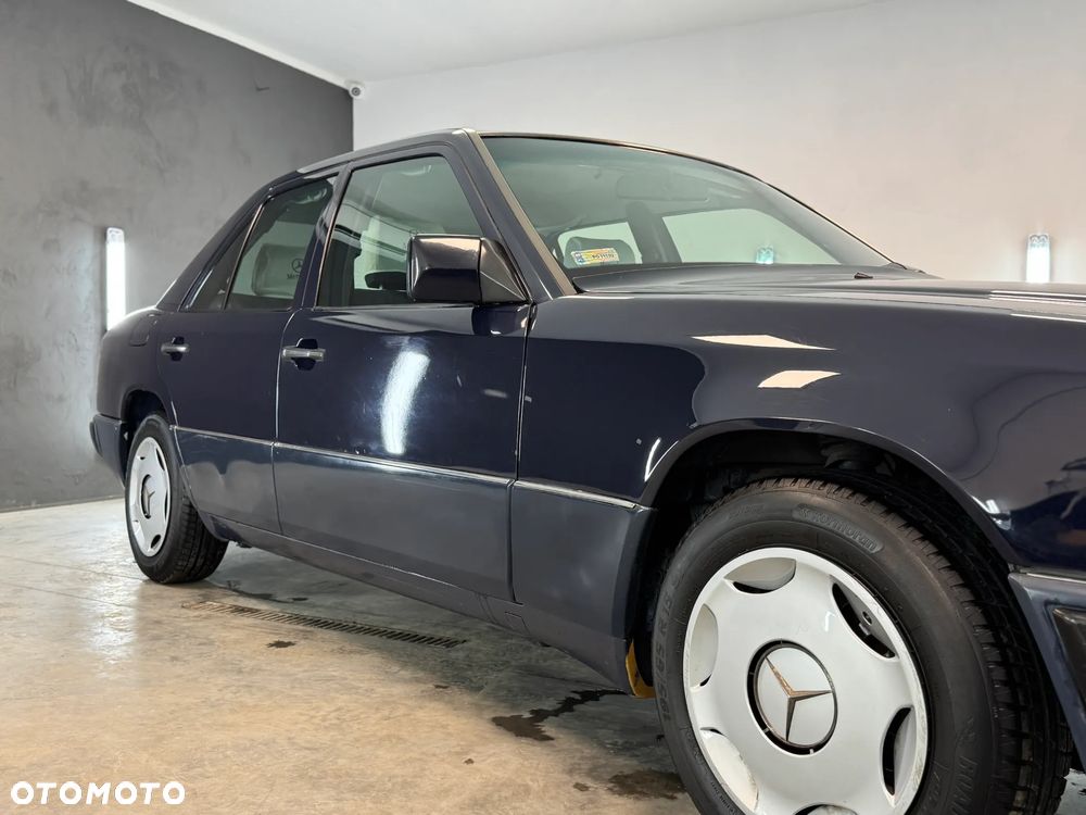 Mercedes-Benz W124 (1984-1993) - 33