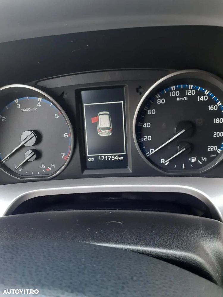 Toyota RAV4 2.0 D-4D 2WD Luxury - 3