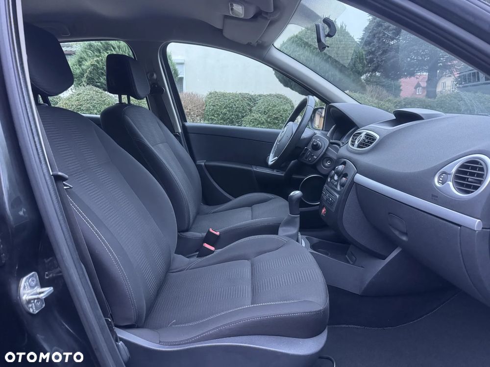 Renault Clio 1.2 16V 75 Expression - 30