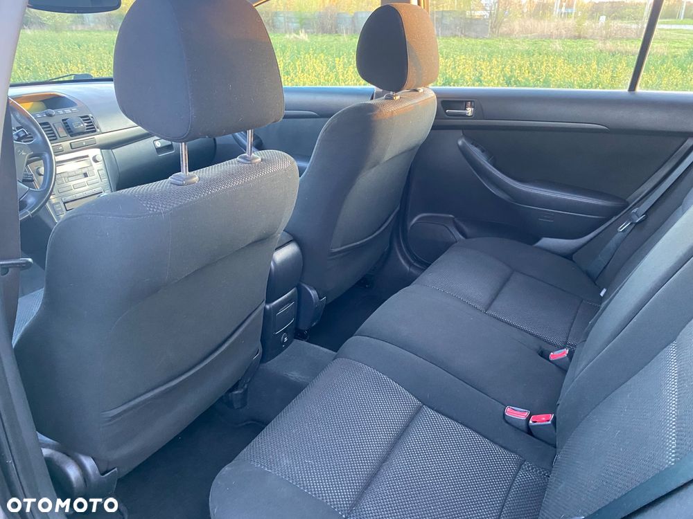 Toyota Avensis 1.8 VVT-i Sol - 7
