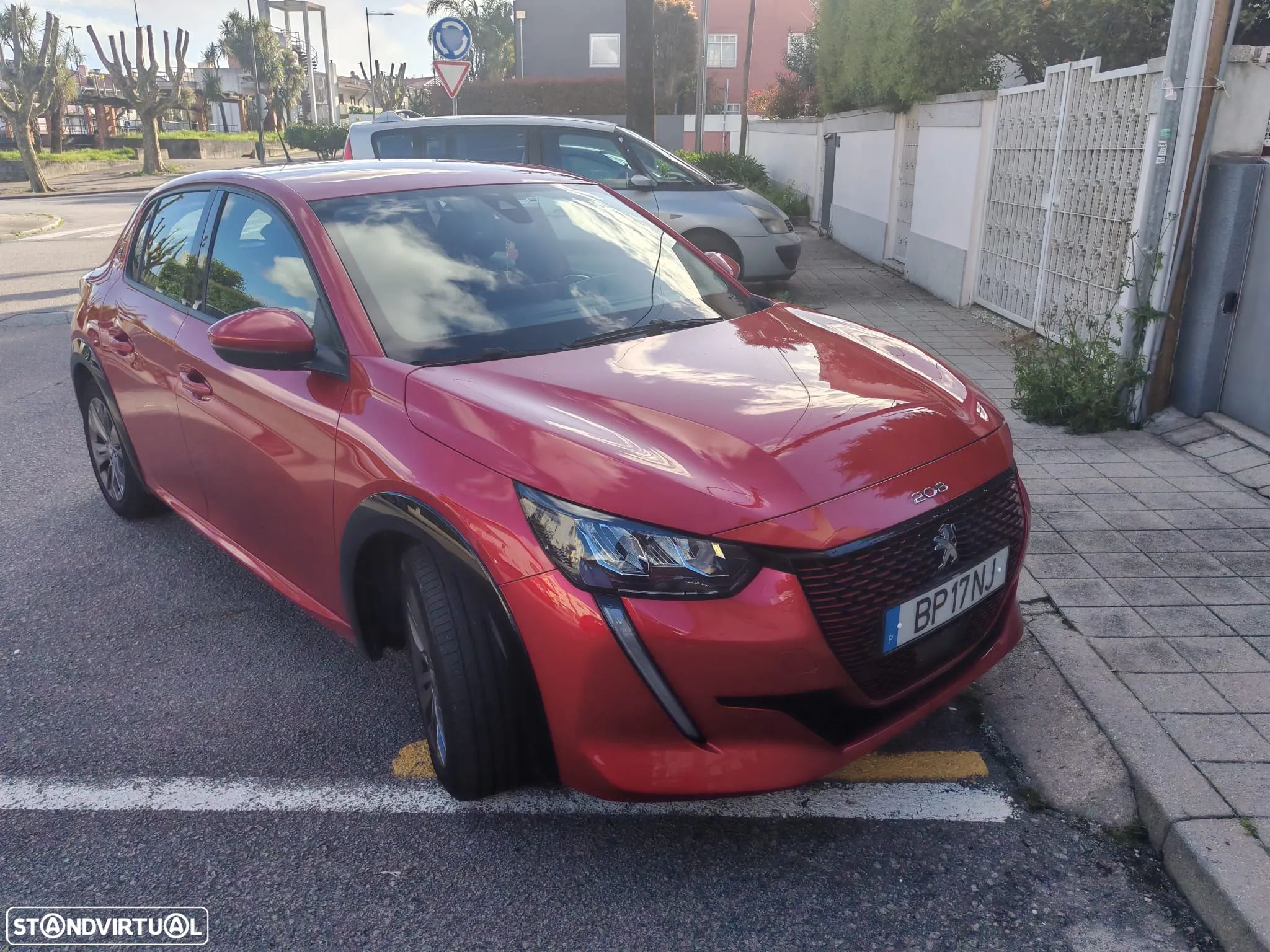 Peugeot e-208 50 kWh Allure - 1