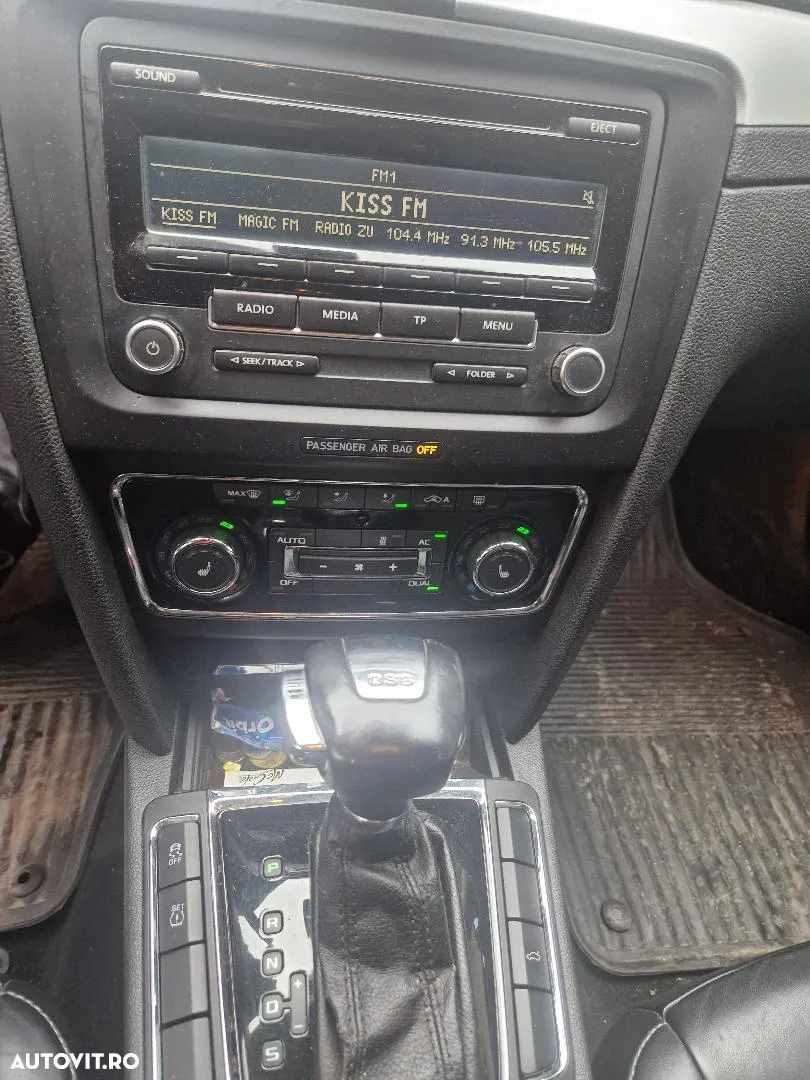 Skoda Superb Combi 2.0 TDI Elegance DSG - 8