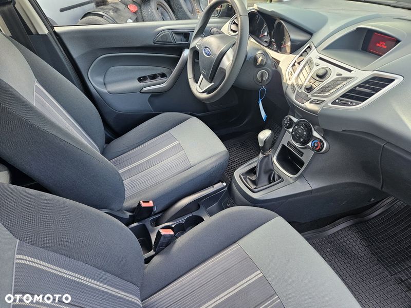 Ford Fiesta 1.25 Ambiente - 19