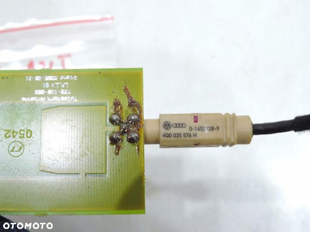 WZMACNIACZ ANTENY AUDI A6 C6 4F5035225E - 6