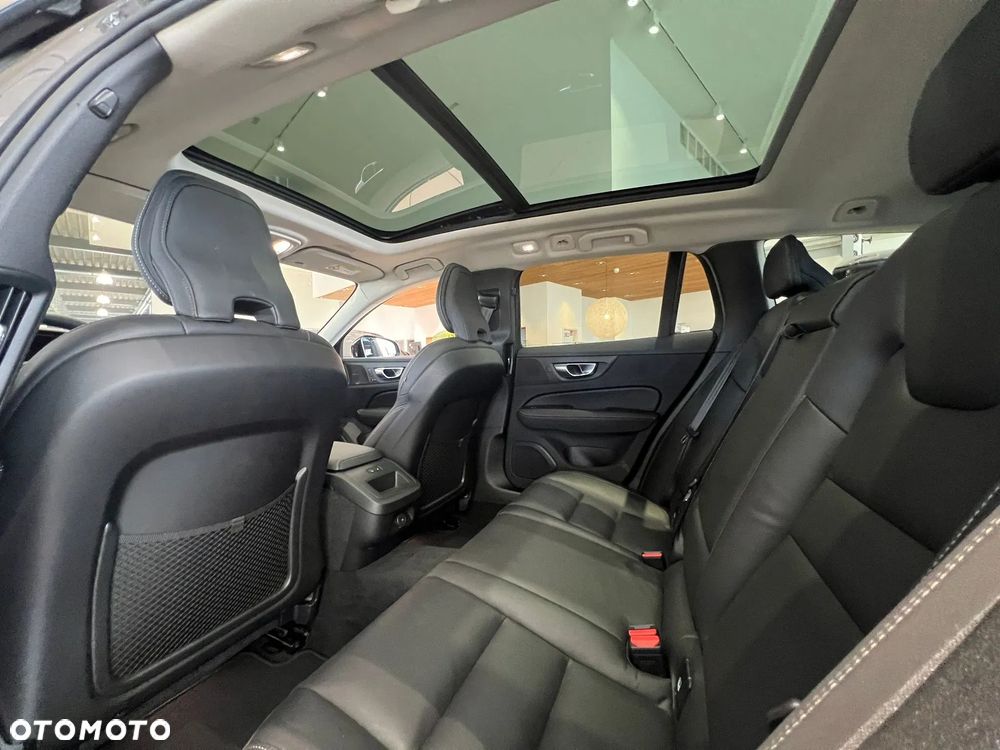 Volvo V60 B4 B DKG Ultimate Dark - 23