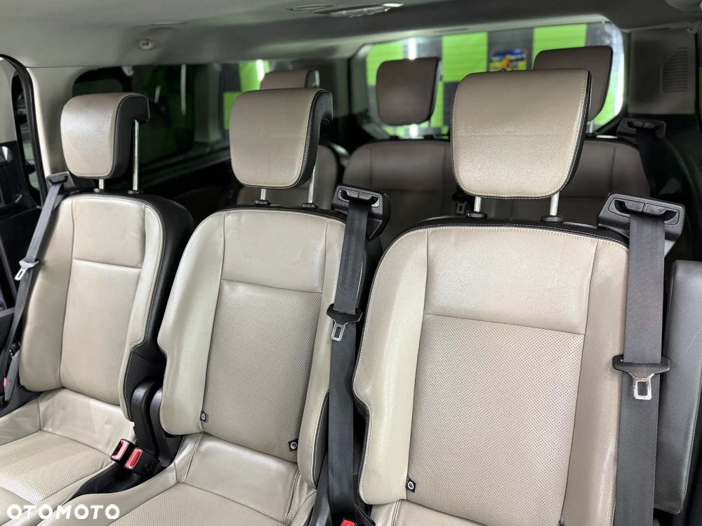 Ford Tourneo Custom 310 L2H1 VA Titanium - 11
