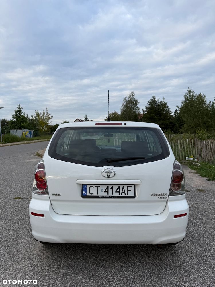 Toyota Corolla Verso 2.0 D-4D Terra - 2