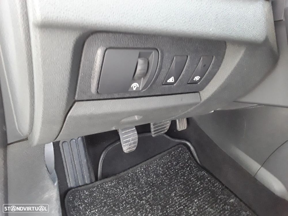 Renault Mégane Coupe Energy dCi 130 FAP Start & Stop Bose Edition - 29